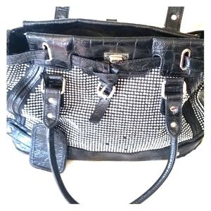 Cache purse
